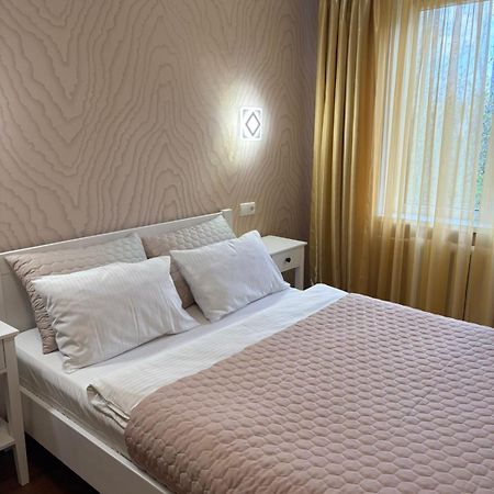 Двокімнатні Апартаменти В Парковій Зоні,Провулок Бульварний,12 ,Два Великих Смарт Tv, Преміум Підписки Youtube Та Онлайн-Кінотеатрів,Звітні Документи Krivoy Rog Εξωτερικό φωτογραφία
